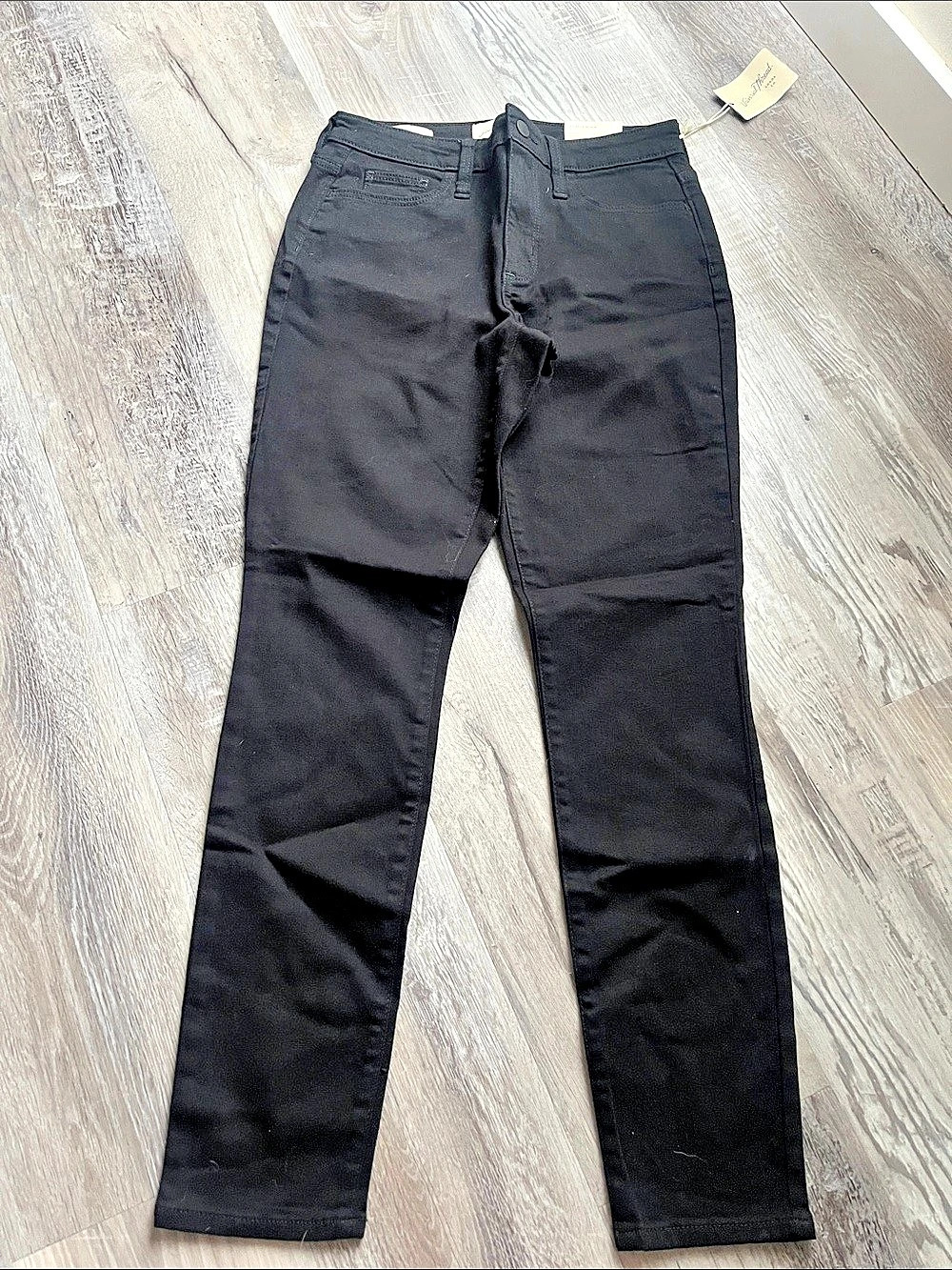 High-Rise Skinny Jeans in Black Size 6 NWT